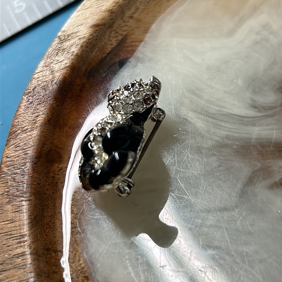 🖤Vtg MONET panda 🐼 brooch - Picture 3 of 9